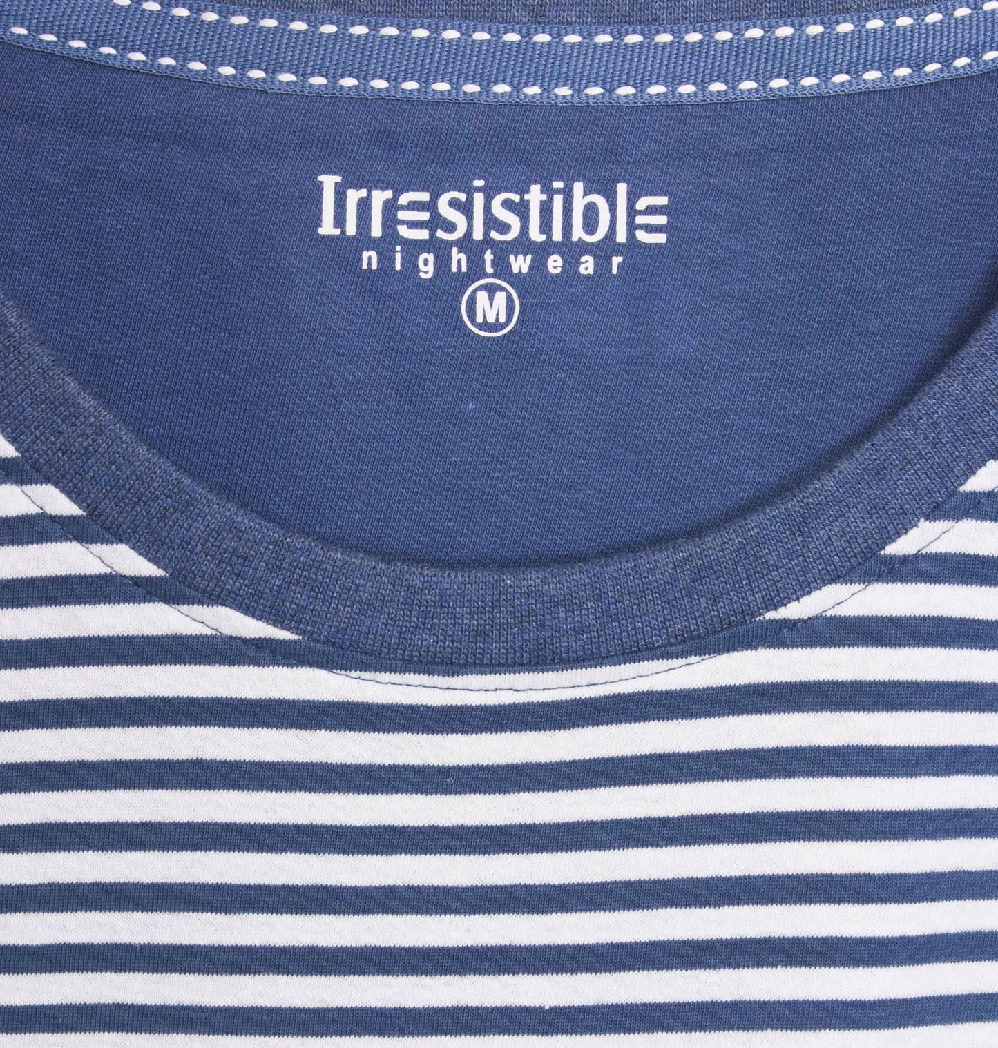 Gestreept blauw en wit dames nachthemd van Irresistible met korte mouwen en ronde hals, maat M.