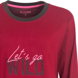Rood nachthemd met ronde hals en 'Let's go wild' opdruk in glanzend lettertype op de voorkant