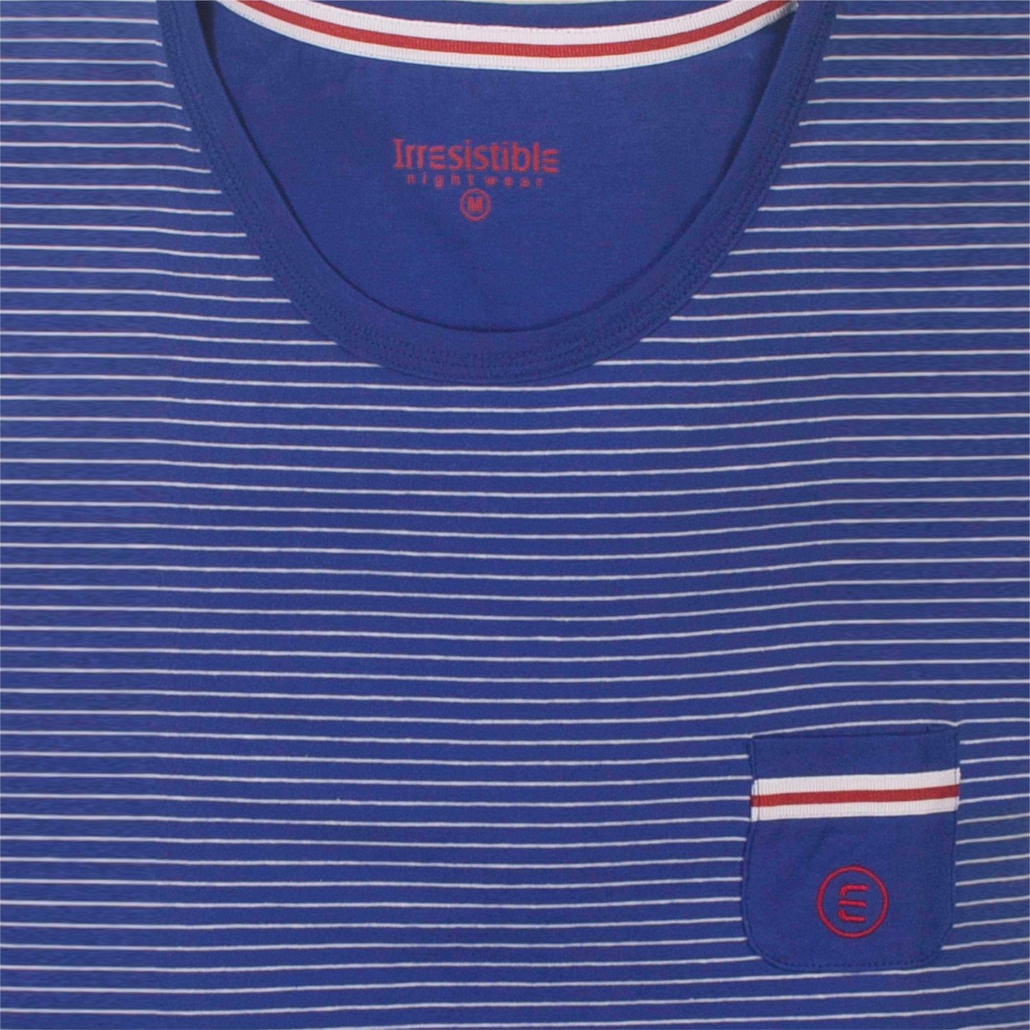 Kobaltblauw gestreept nachthemd met korte mouwen, rood logo en rood-wit-blauw detail op borstzakje