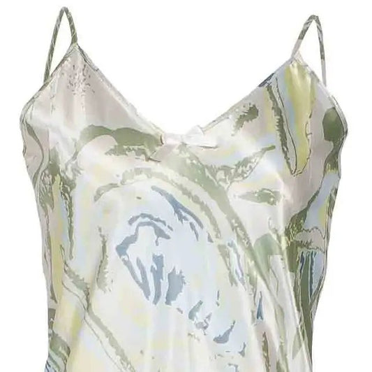 Satijnen nachthemd met spaghettibandjes in verschillende tinten groen en lichtblauw, V-hals met klein strikje