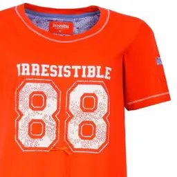 Oranje dames pyjama T-shirt met witte '88' en 'IRRESISTIBLE' tekst, ronde hals en korte mouwen