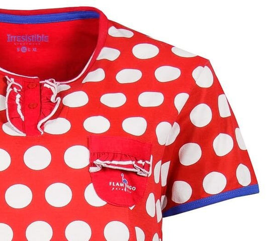 Rood dames pyjama-top met witte stippen, korte mouwen, blauwe bies, ronde hals en knoopsluiting met ruche