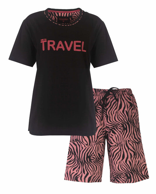 Zwarte dames shortama met 'TRAVEL' print op shirtdruk en roze zebra print shorts van Irresistible
