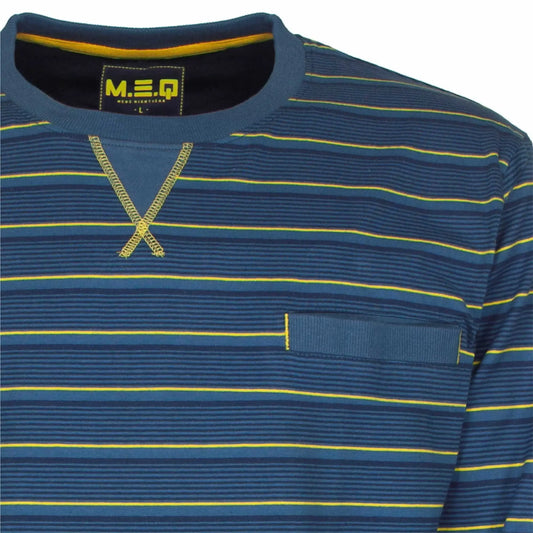 Blauw gestreepte pyjama top met gele accenten, ronde hals, borstzak en decoratief stiksel op de borst.