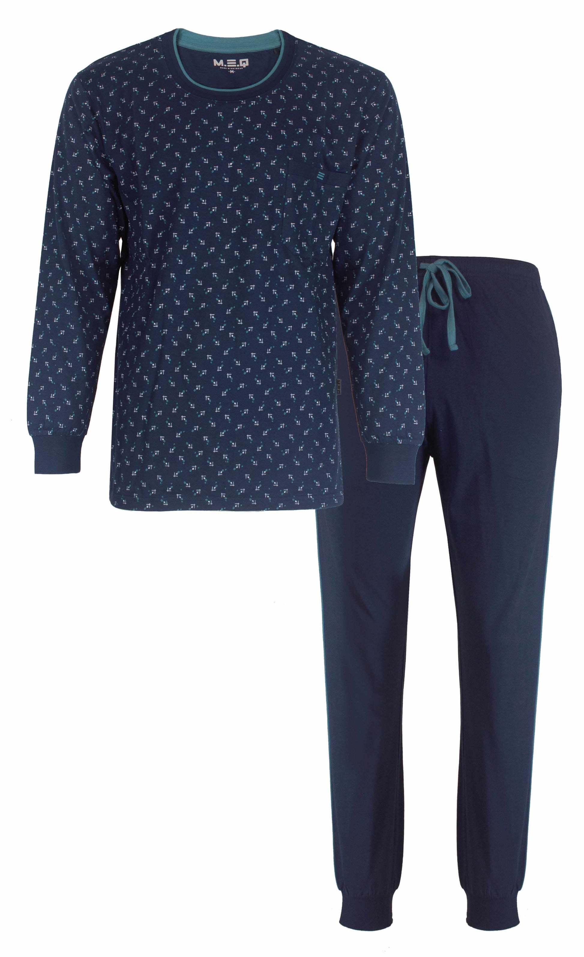 Donkerblauwe heren pyjama set met lange mouwen en broek. Shirt heeft een ronde hals en kleine print patroon.