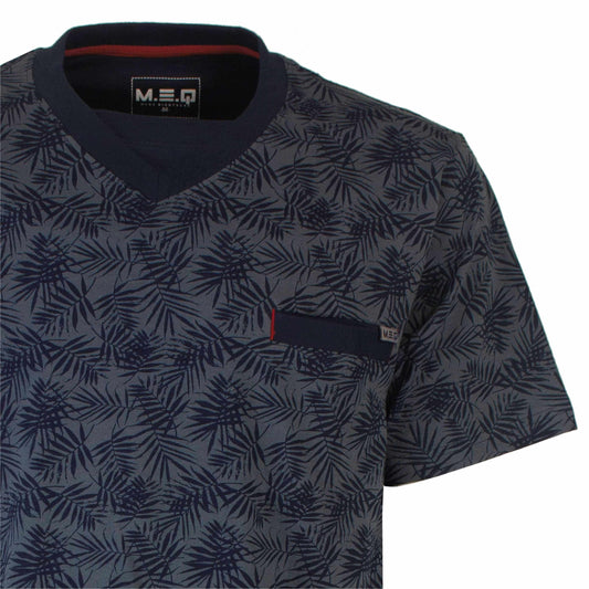 Donkerblauwe heren shortama met V-hals en all-over palmblad print. Merk MEQ zichtbaar op borstzakje.