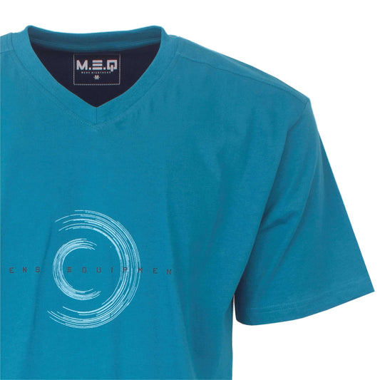 Aqua groene heren shortama met V-hals en circulair logo, merk MEQ zichtbaar op het label