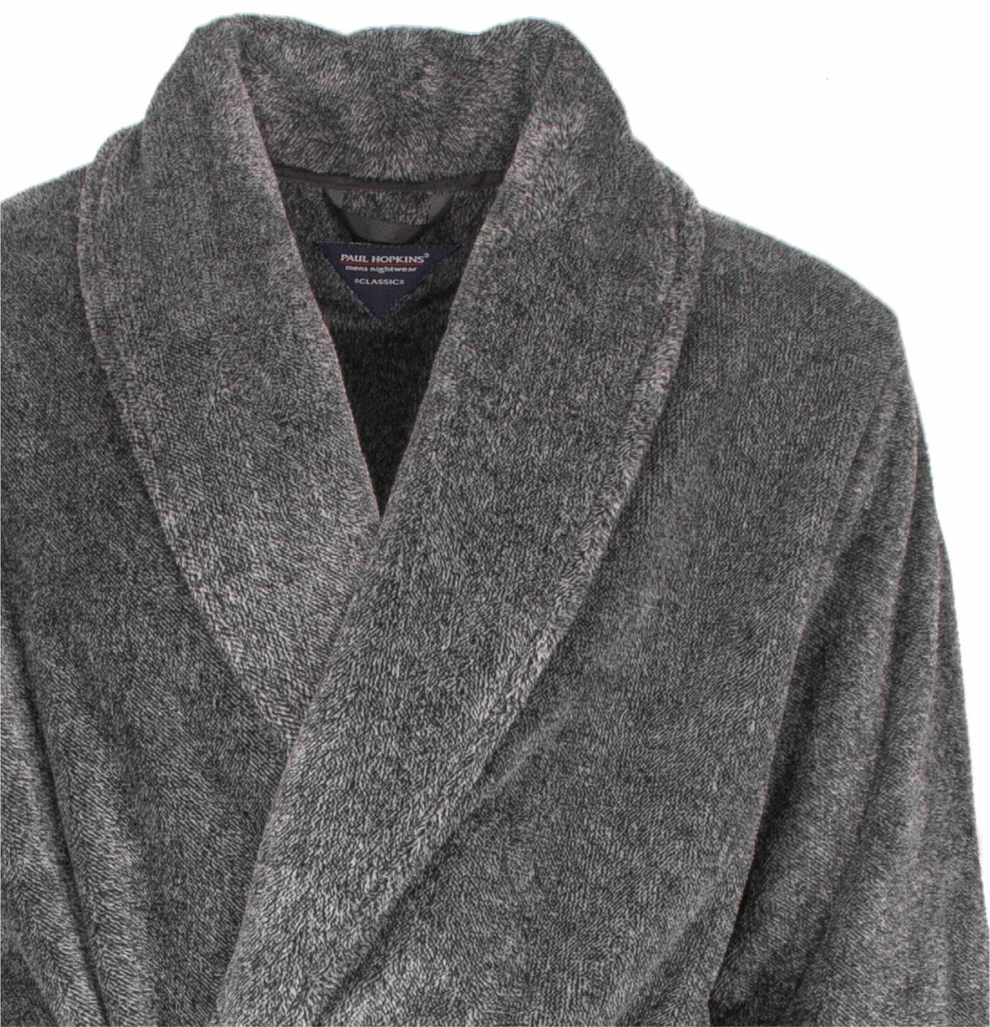 Grijze fleece badjas van Paul Hopkins met brede kraag en zachte textuur, geschikt voor heren.