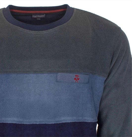 Grijze badstof pyjama met blauwe en donkerblauwe strepen, Paul Hopkins-logo op de borst