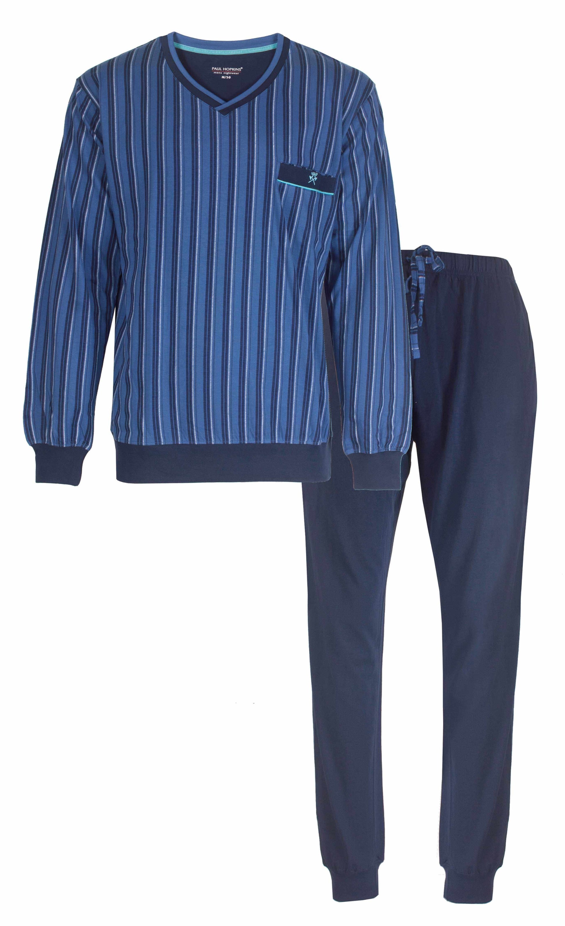 Blauwe gestreepte heren pyjama set met lange mouwen en broek, gemaakt van katoen met V-hals en borstzakje