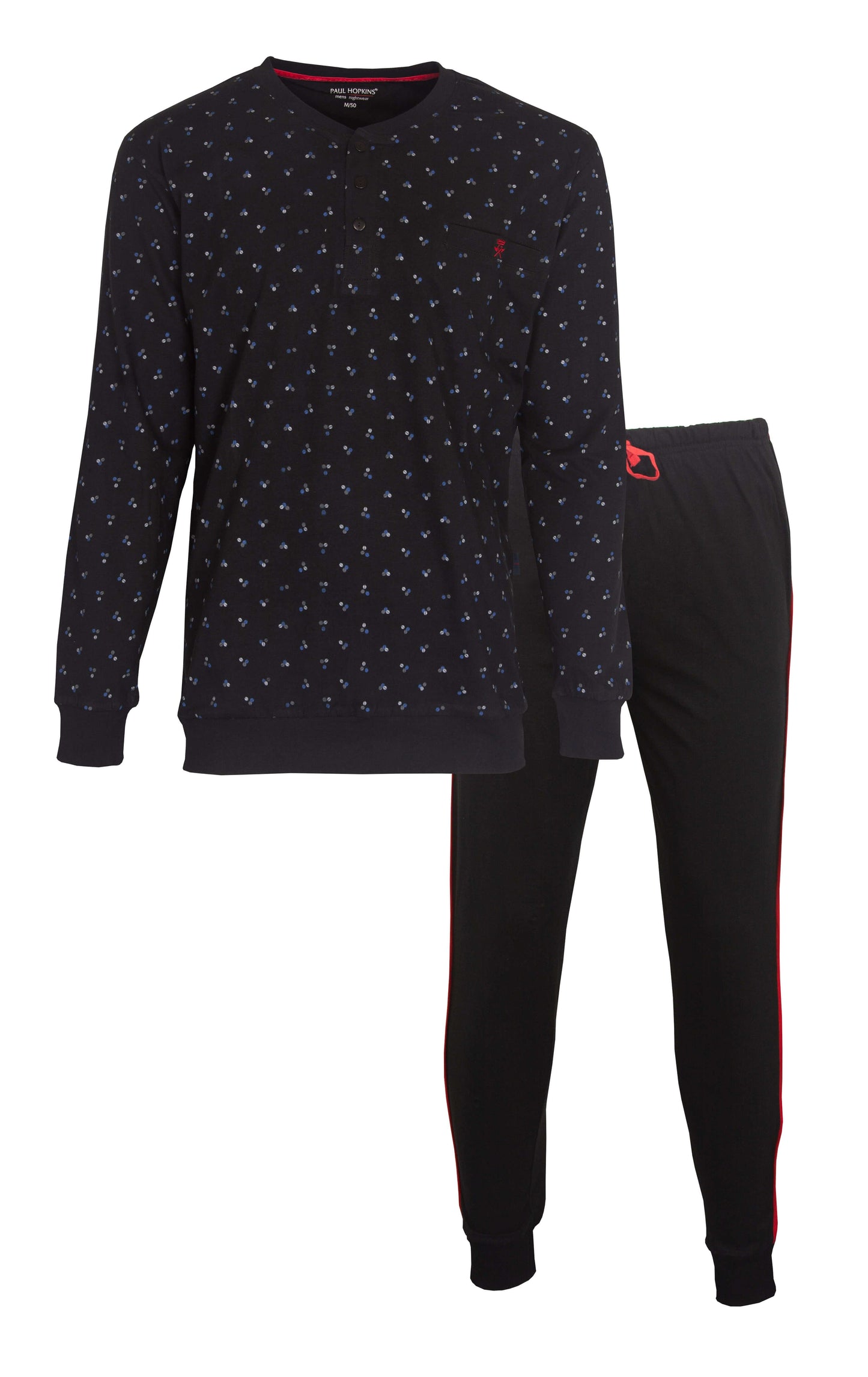 Grijze heren pyjama set met gestippeld shirt met lange mouwen en knoopsluiting, en effen broek met rode streep