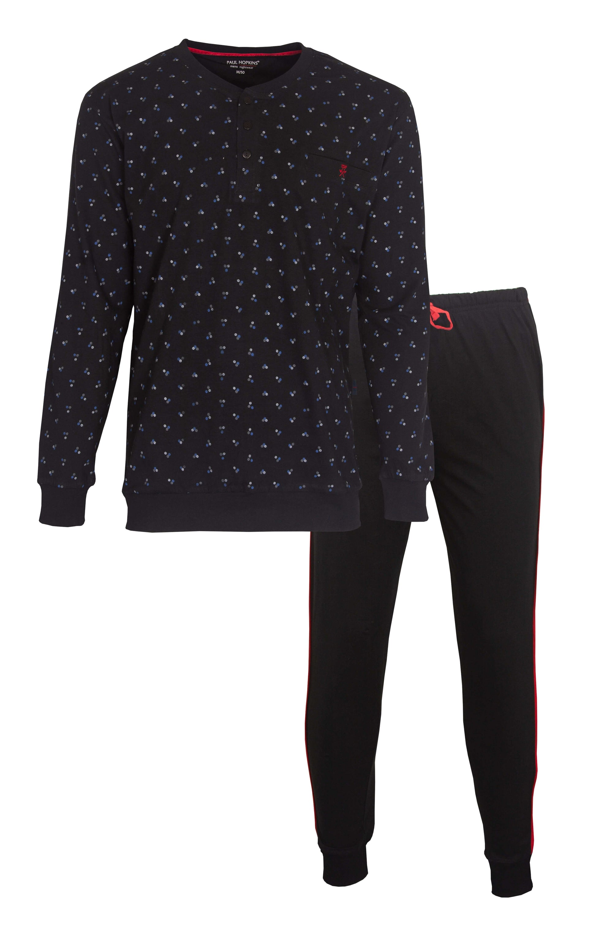 Grijze heren pyjama set met gestippeld shirt met lange mouwen en knoopsluiting, en effen broek met rode streep