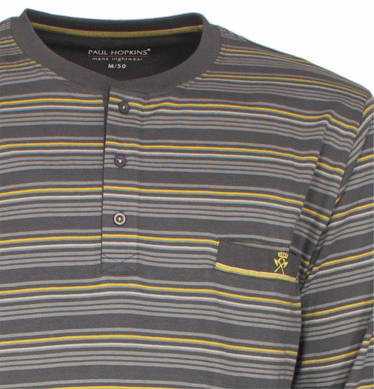 Grijze gestreepte heren pyjama met polo-sluiting, gele en lichtgrijze strepen, Paul Hopkins merk