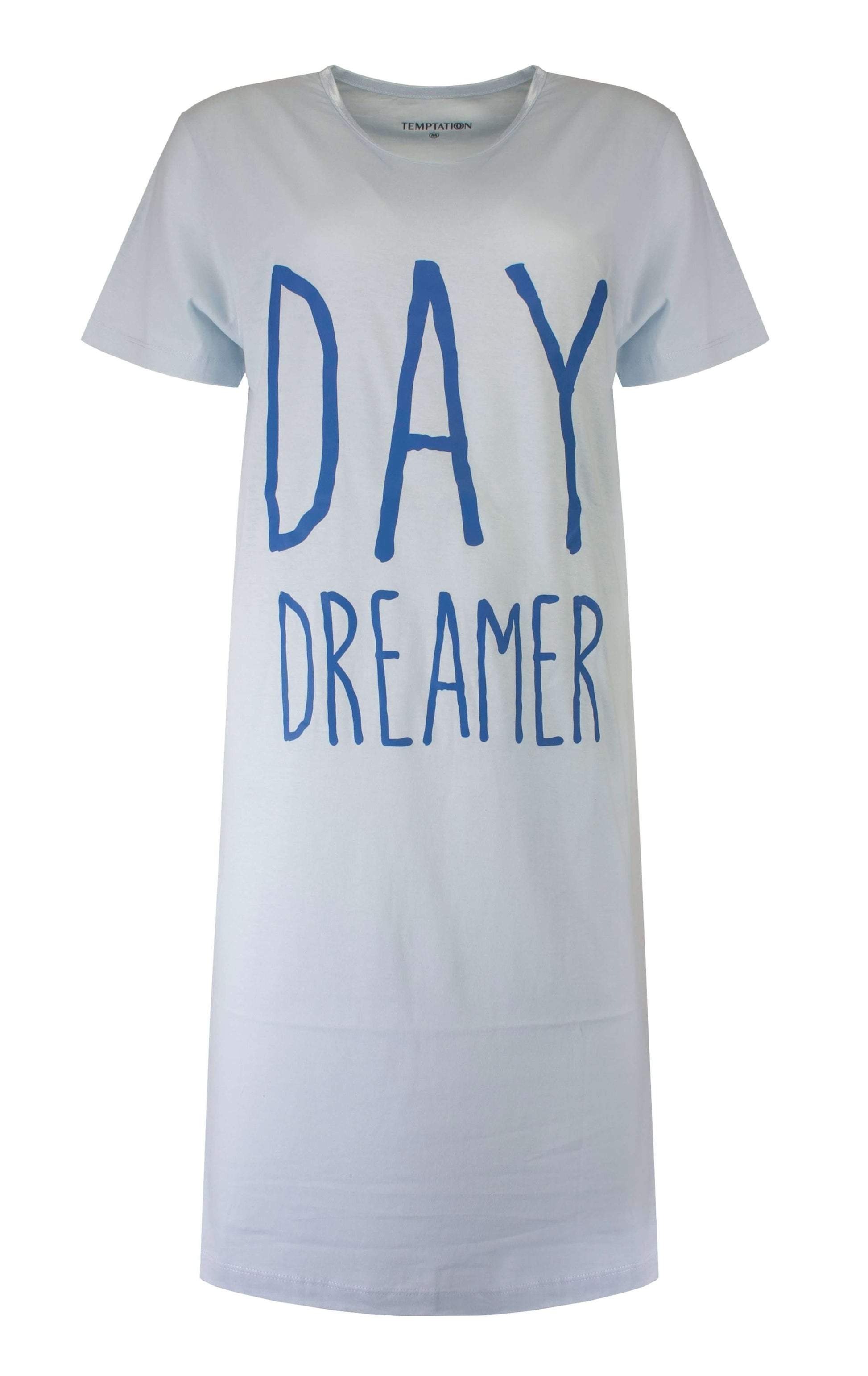 Lichtblauw nachthemd met korte mouwen en 'DAY DREAMER' tekst in blauwe letters op de voorkant