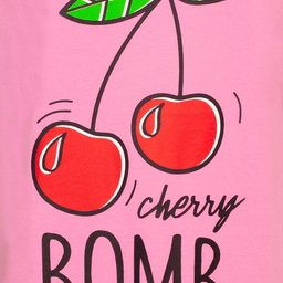 Roze nachthemd met 'Cherry Bomb' tekst en afbeelding van twee rode kersen met groene bladeren