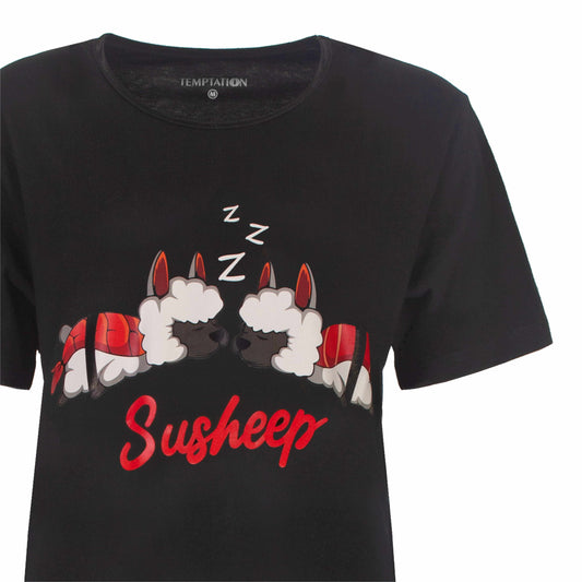 Zwart nachthemd met korte mouwen, met 'Susheep' tekst en afbeelding van slapende schaapjes in sushi-stijl