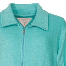 Korte capri blauwe badjas met rits, kraag en lange mouwen. Gemaakt van dunne badstof met aantrekkoord in de taille.