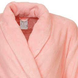 Zachte roze fleece badjas met sjaalkraag, ceintuur en opgestikte zakken, perfect voor ontspanning na het baden.