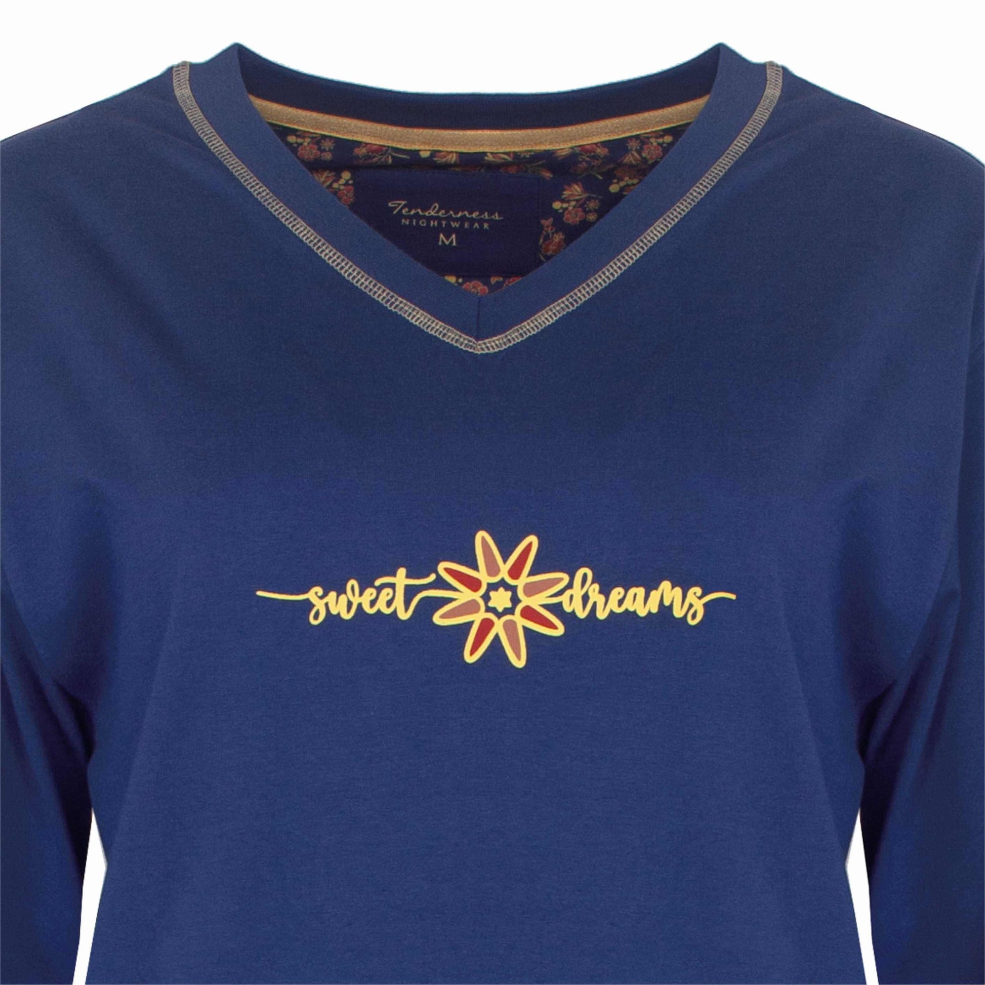 Blauw nachthemd met lange mouwen en V-hals, 'sweet dreams' opdruk in geel en rood, merk Tenderness