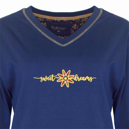 Blauw nachthemd met lange mouwen en V-hals, 'sweet dreams' opdruk in geel en rood, merk Tenderness