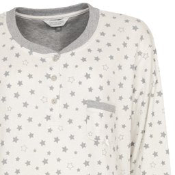 Grijs nachthemd met witte sterrenprint, polo sluiting en grijze kraag. Gemaakt van zachte fleece stof.