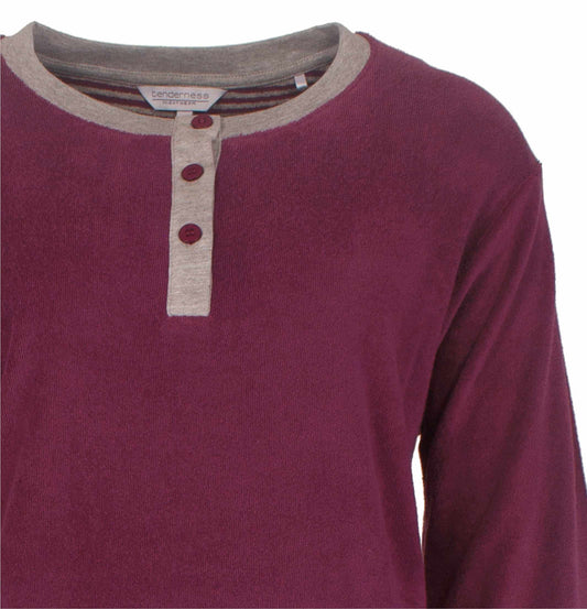 Rode badstof pyjama top met grijze kraag en knoopsluiting, merk Tenderness zichtbaar op label