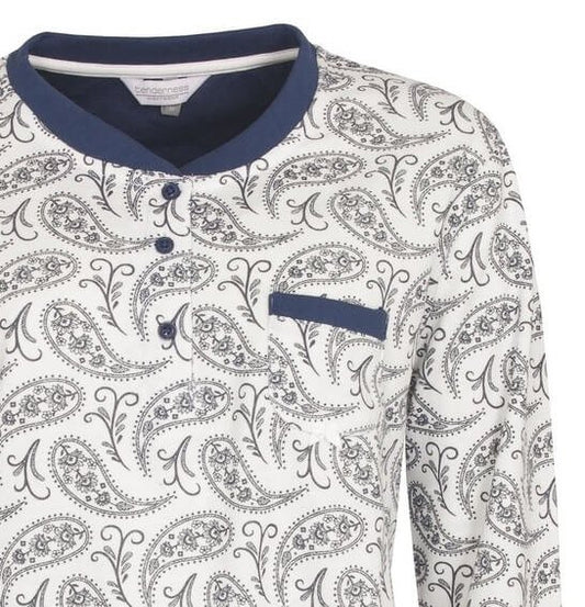 Dames pyjama met paisley print, blauwe kraag en zakje, polo sluiting, gemaakt van zachte fleece stof