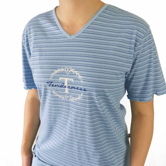 Lichtblauwe gestreepte dames pyjama top met V-hals en korte mouwen, met Tenderness logo op de borst