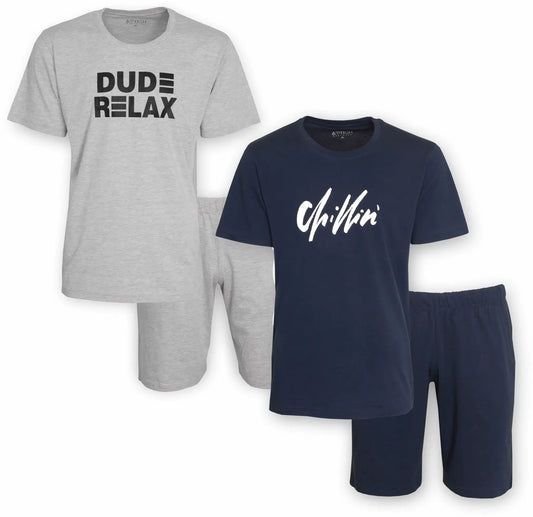Twee shortama's: grijze met 'DUDE RELAX' print en donkerblauwe met 'Chillin'' print, beide met korte broek