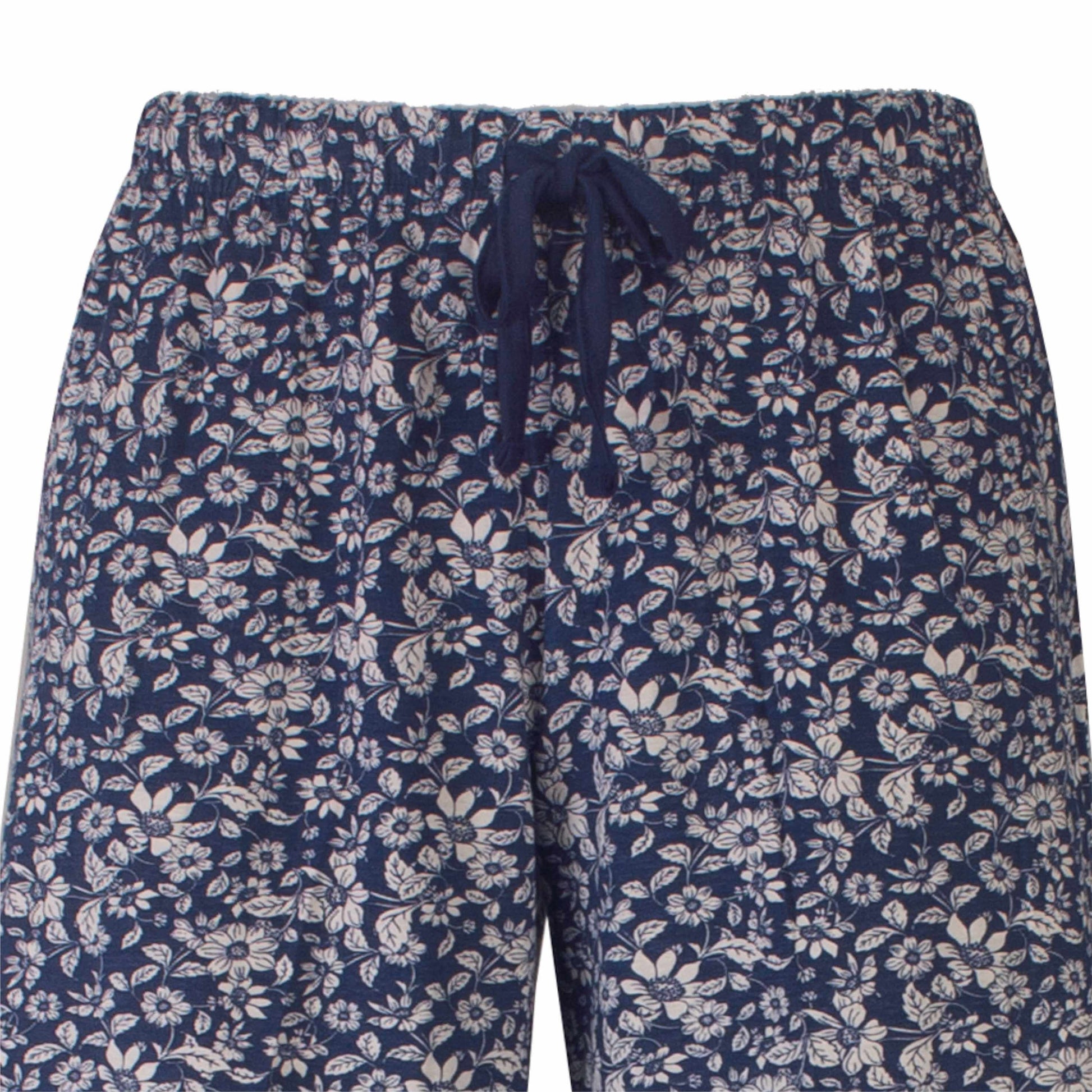 Blauwe dames shortama broitte bloemenprint en een aantrekkoord in de taille