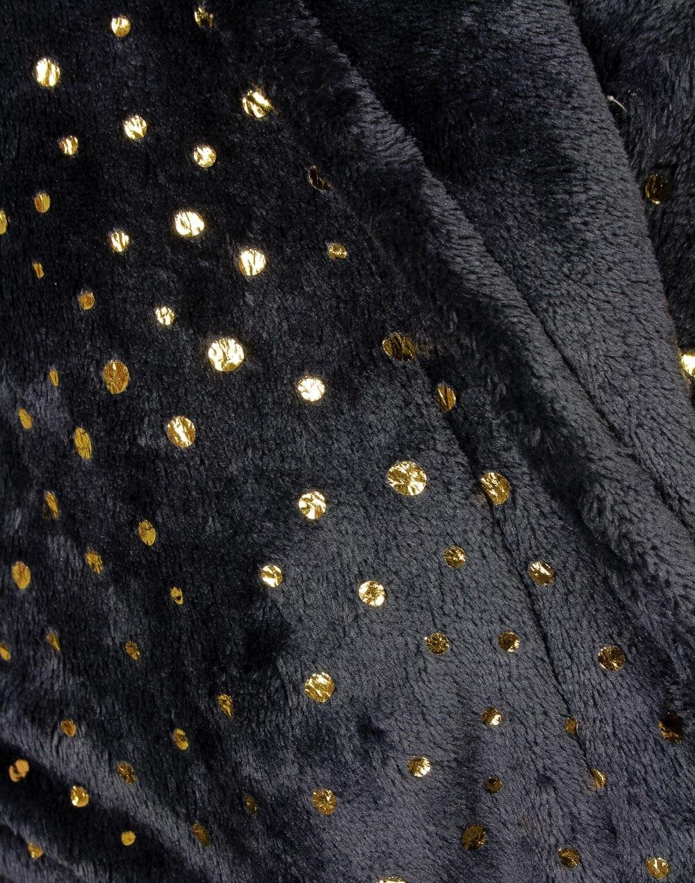 Antracietgrijze fleece badjas met gouden stippen, zachte textuur en opgestikte zakken zichtbaar.