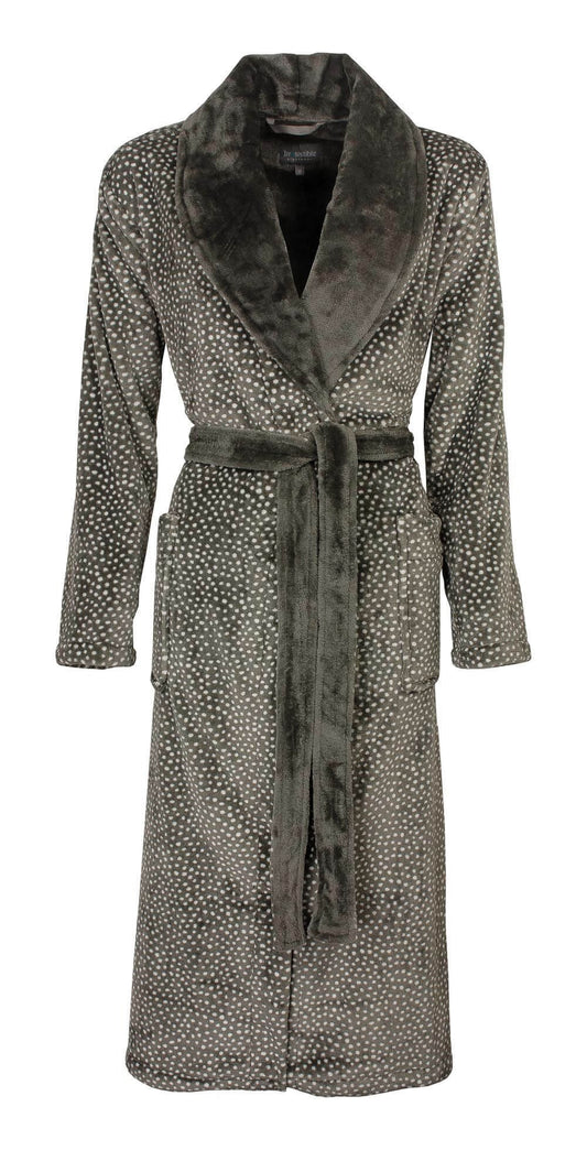 Bruine fleece badjas met witte stippen, sjaalkraag, lange mouwen, ceintuur en opgestikte zakken.