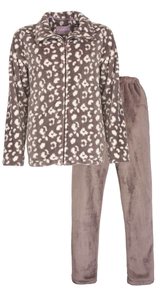 Bruine fleece huispak met panterprint. Jasje met rits en bijpassende effen broek.