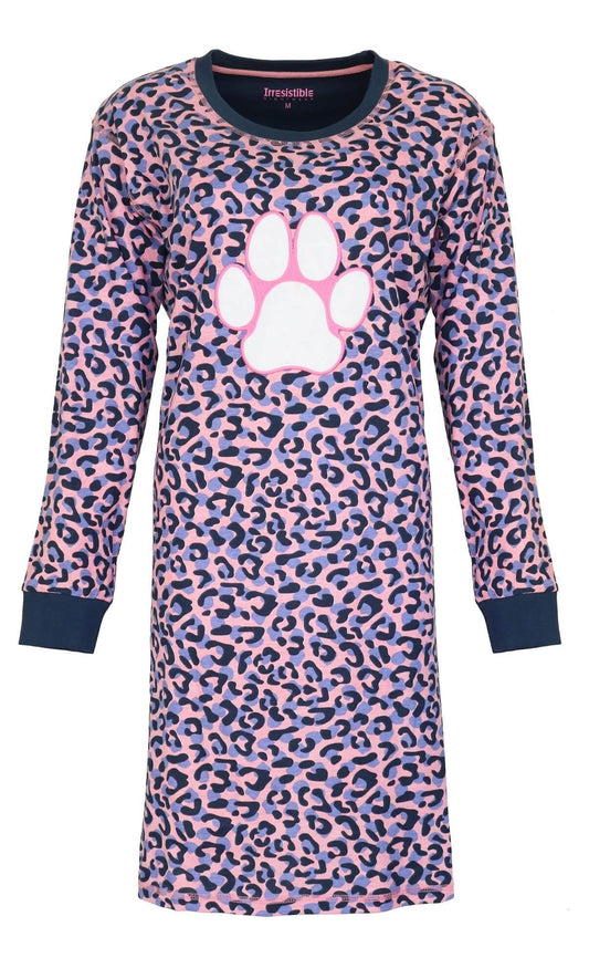 Roze nachthemd met blauw luipaardpatroon en witte pootafdruk, lange mouwen en ronde hals