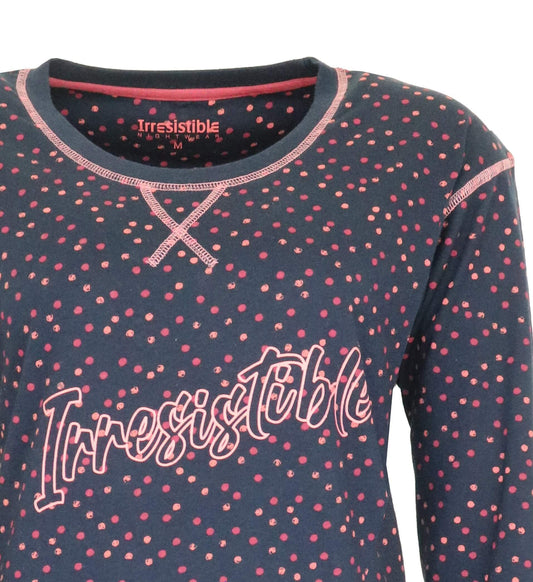 Donkerblauw nachthemd met roze stippen en 'Irresistible' tekst,druk, ronde hals met roze bies en kruissteek