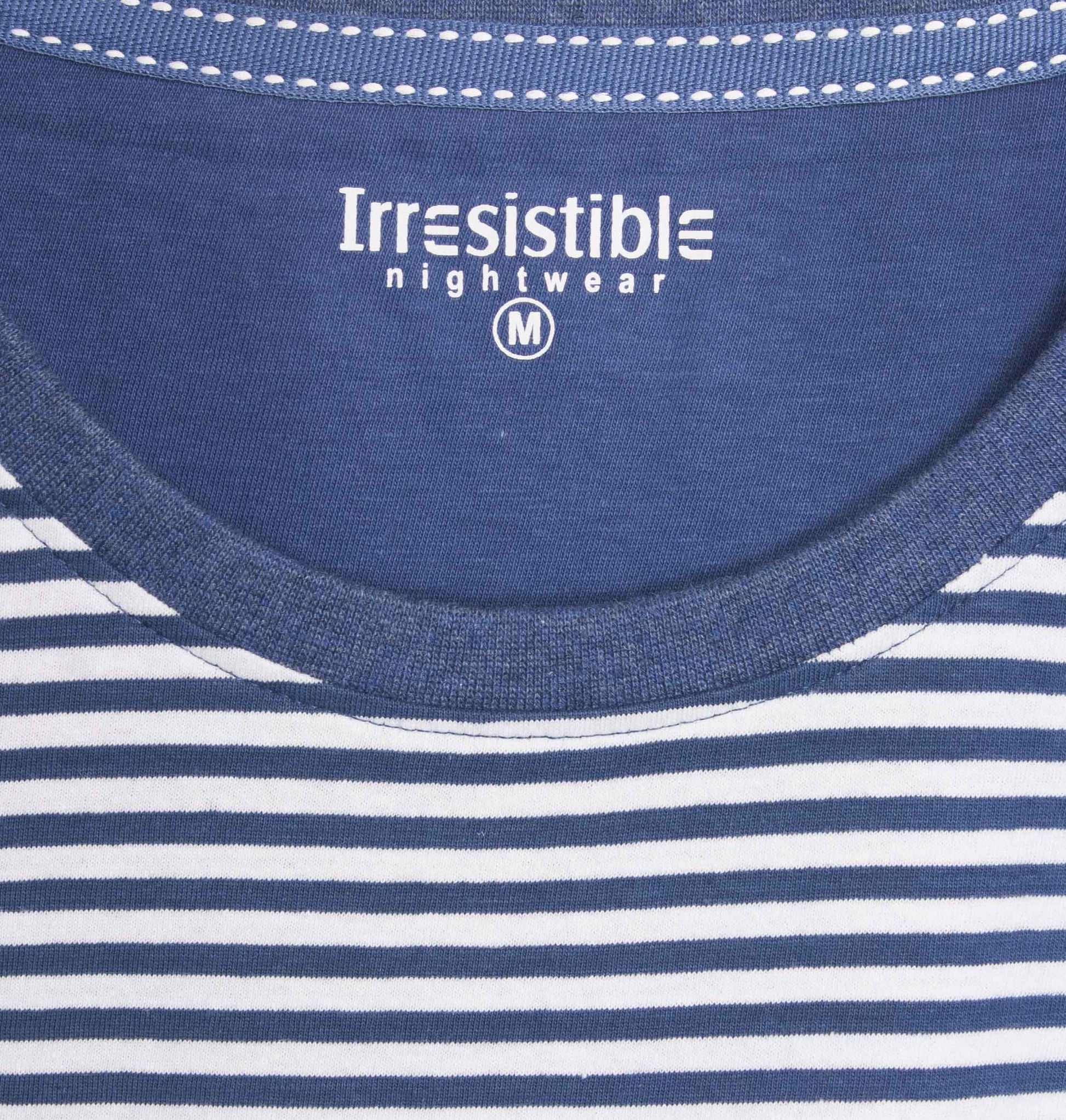 Gestreept blauw en wit dames nachthemd van Irresistible met korte mouwen en ronde hals, maat M.
