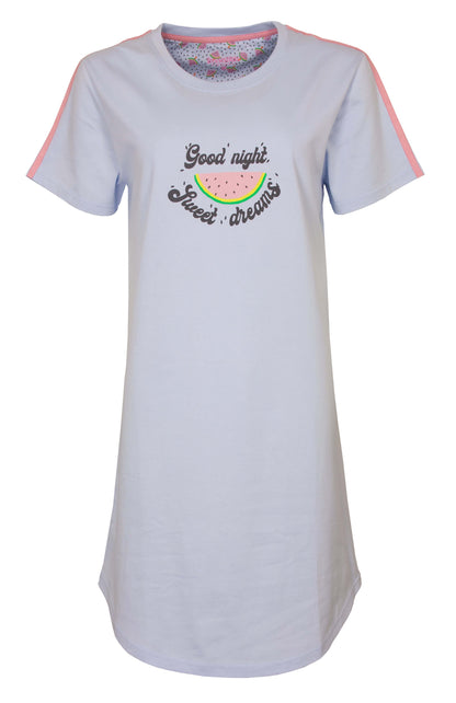 Lichtblauw nachthemd met 'Good night, sweet dreams' en watermeloen print, roze accenten en korte mouwen