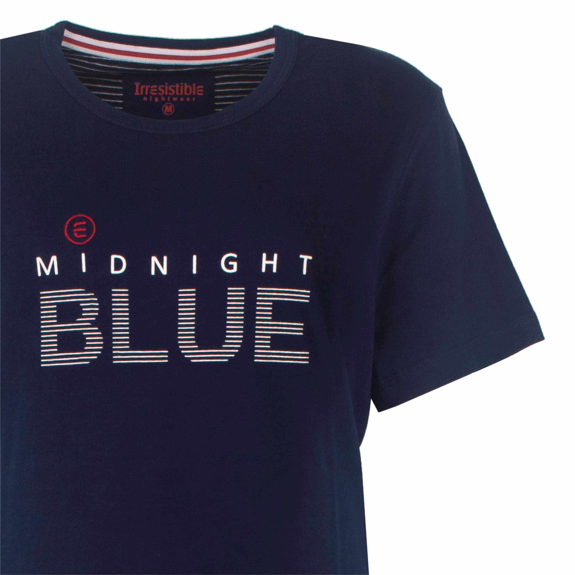 Donkerblauw nachthemd met korte mouwen en 'Midnight Blue' opdruk in wit en rood op de voorkant