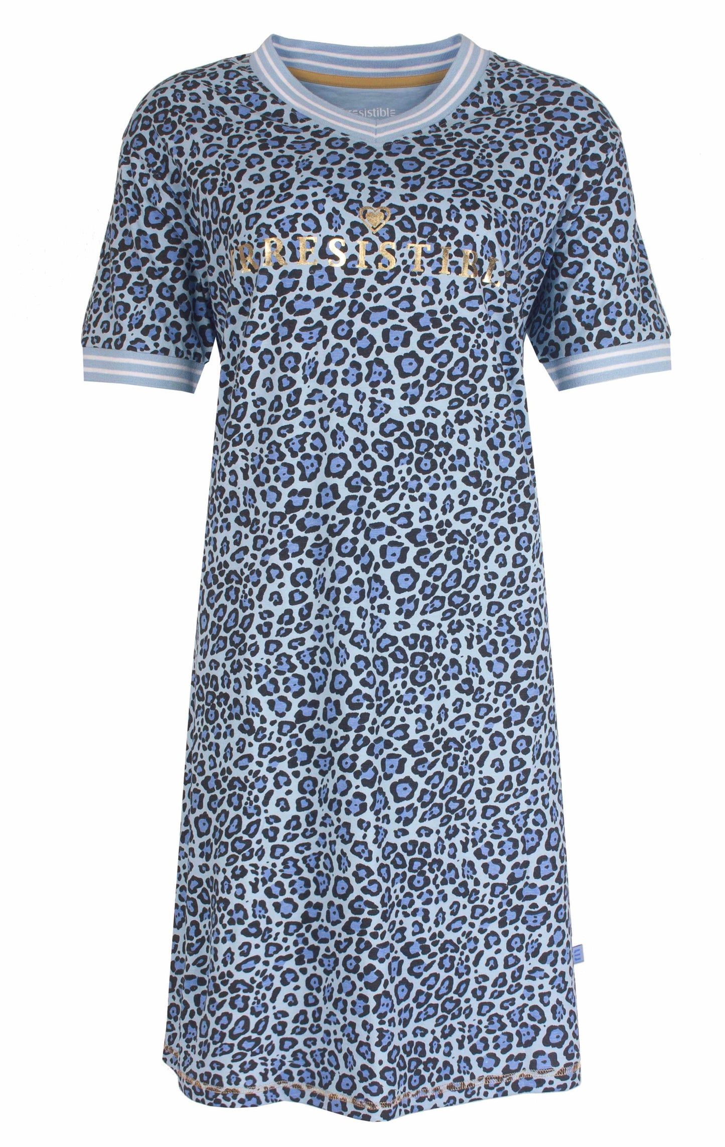 Blauw nachthemd met panterprint, korte mouwen en V-hals. Merk 'Irresistible' in goud op de borst.