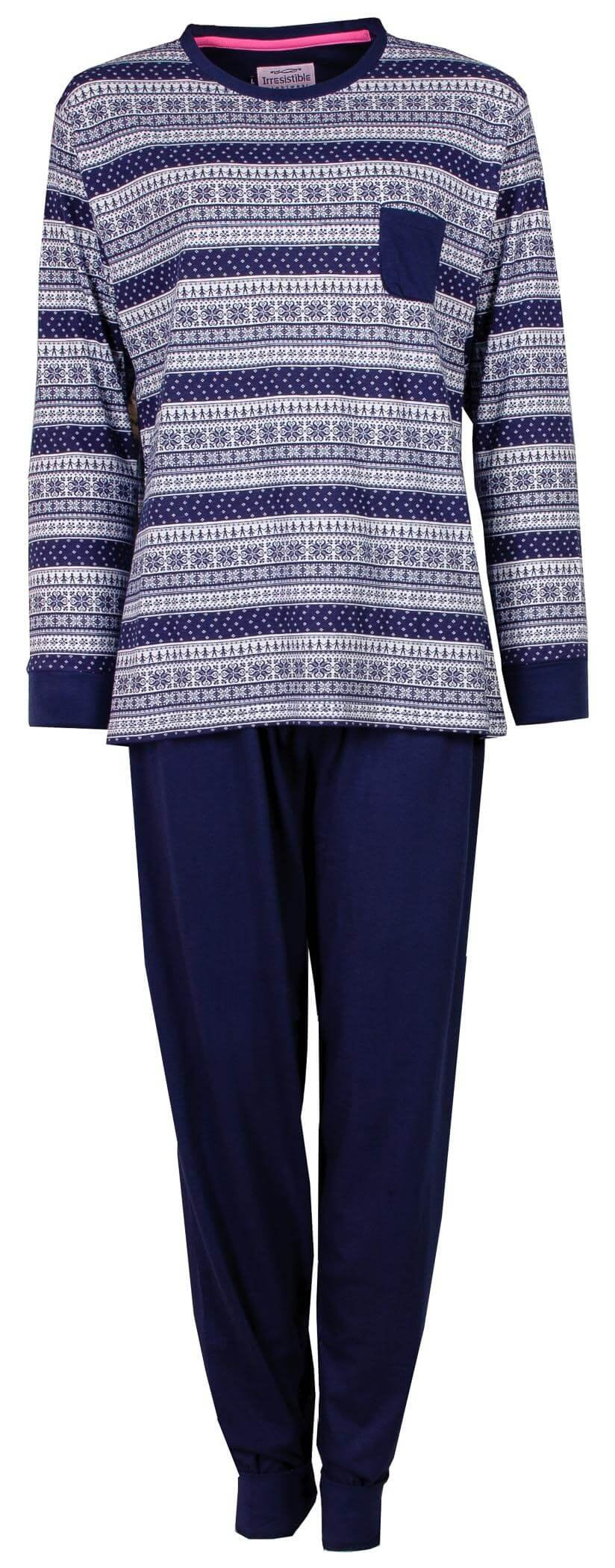 Blauwe dames pyjama met lange mouwen, winterse print van sneeuwvlokken en bomen, en een borstzakje