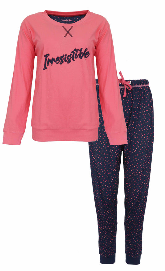 Roze pyjama set met 'Irresistible' opdruk op shirt en donkerblauwe broek met roze stippen