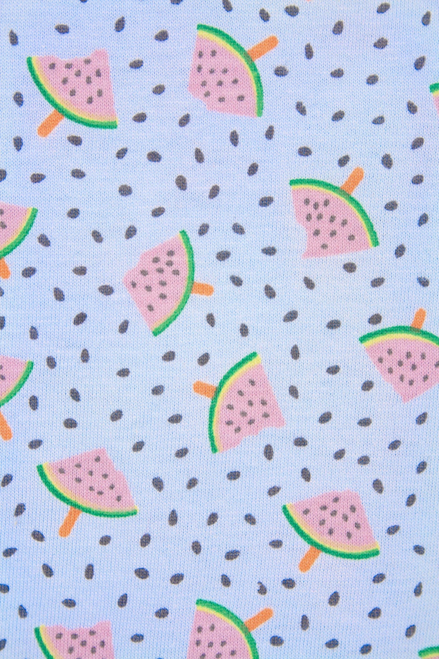 Lichtblauwe stof met patroon van roze watermeloenschijfjes en zwarte pitjes, voor dames pyjama