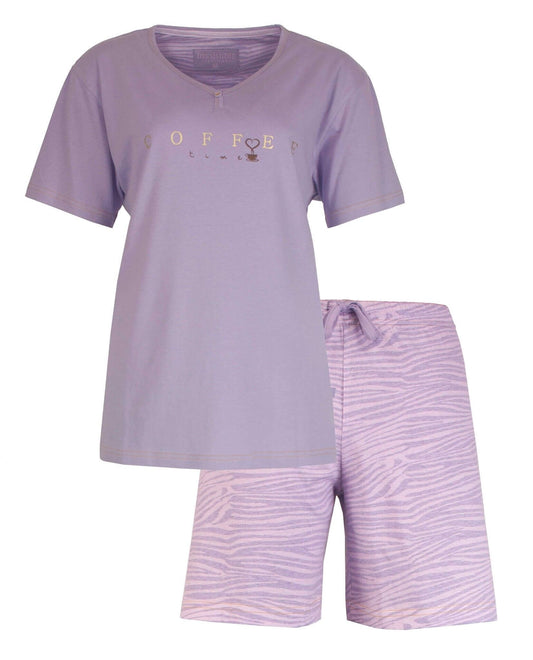 Paarse dames pyjama set met 'Coffee time' tekst op shirt en zebraprint shorts