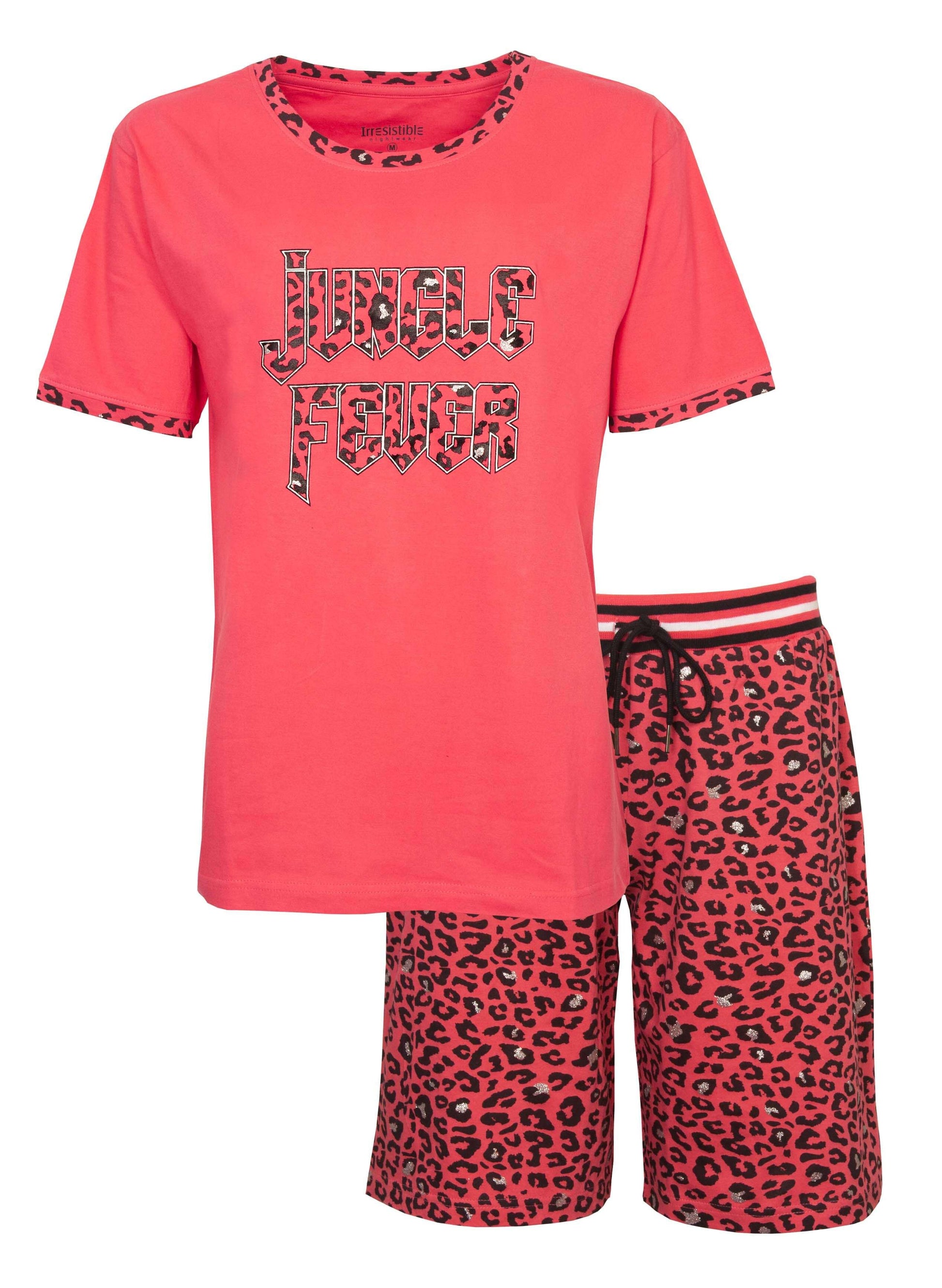 Rode dames shortama met 'Jungle Fever' tekst en panter print shorts. T-shirt met korte mouwen en ronde hals.