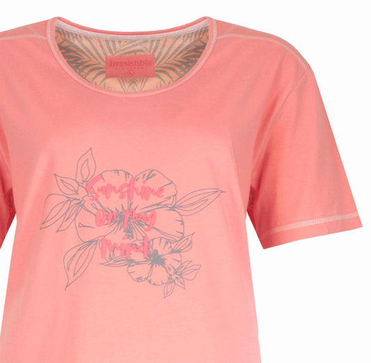 Roze dames shortama met bloemenprint en 'Sunshine on my mind' tekst op de voorkant van het shirt