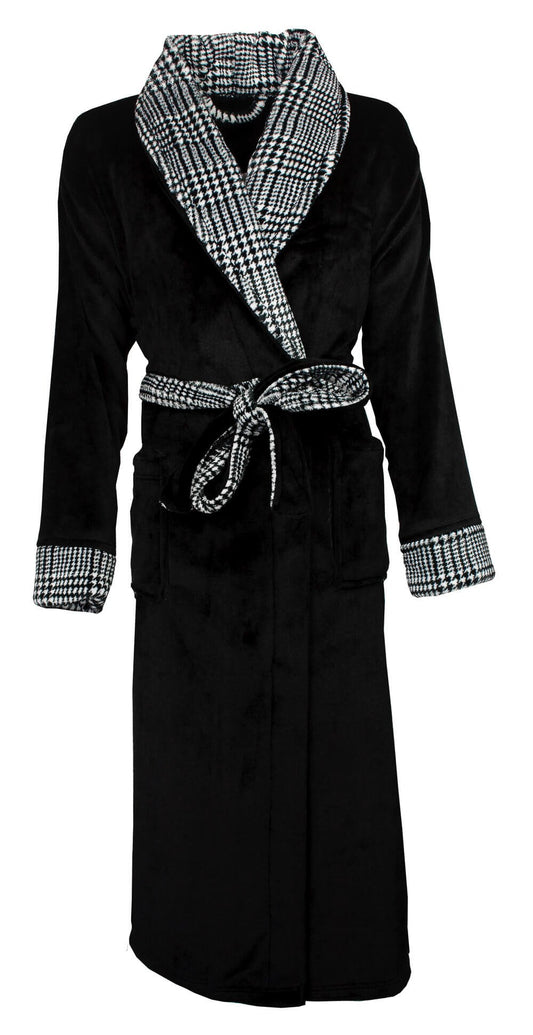 Zwarte fleece damesbadjas met pied-de-poule kraag en manchetten, ceintuur en opgestikte zakken.