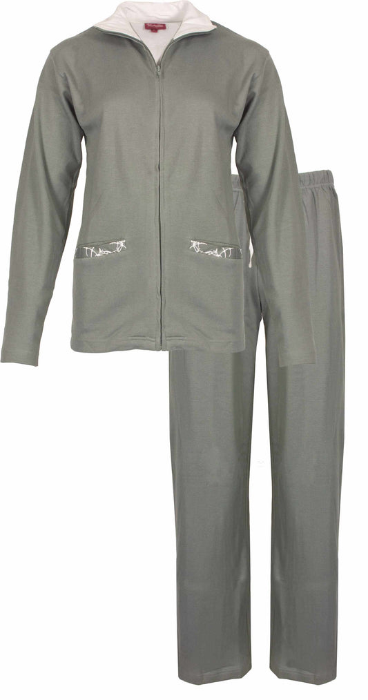 Grijze katoenen huispak met lange mouwen, deelbare rits, paspelzakken en rechte broek met aantrekkoord.