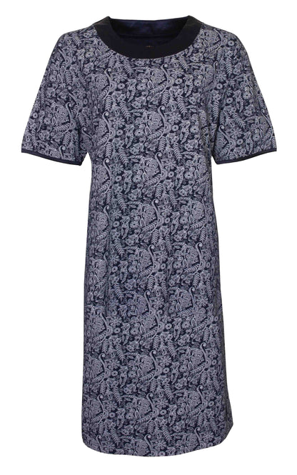 Blauw dames nachthemd met korte mouwen en ronde hals, bedrukt met fijn grijs bloemen- en bladmotief