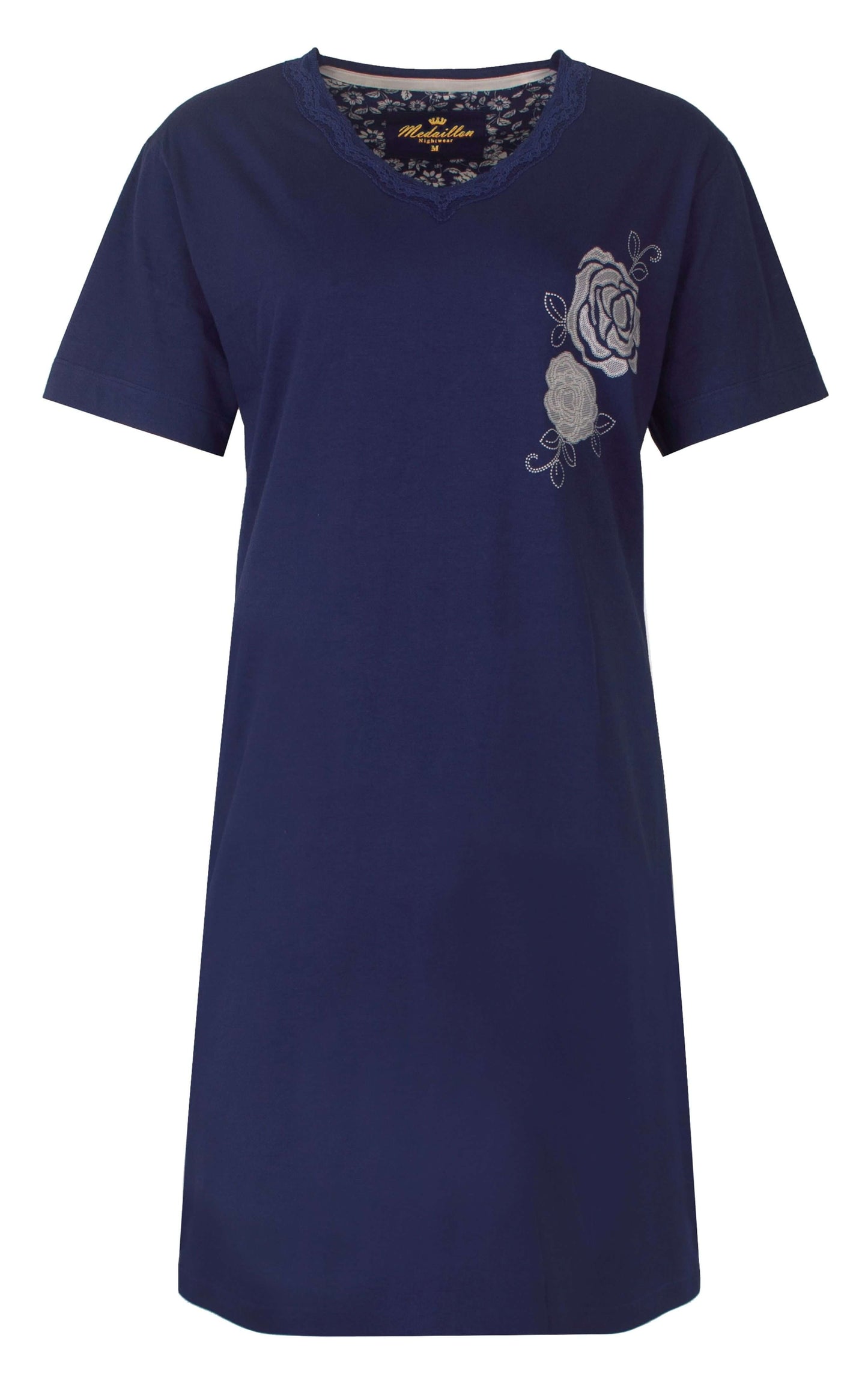Blauw nachthemd met korte mouwen, V-hals en bloemenprint. Merk Medaillon zichtbaar op label.