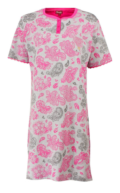 Roze katoenen nachthemd met grijze en roze bloemenprint, korte mouwen en polo-sluiting aan de hals.